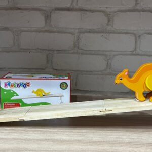 كانجارو لعبة جميلة من الخشب